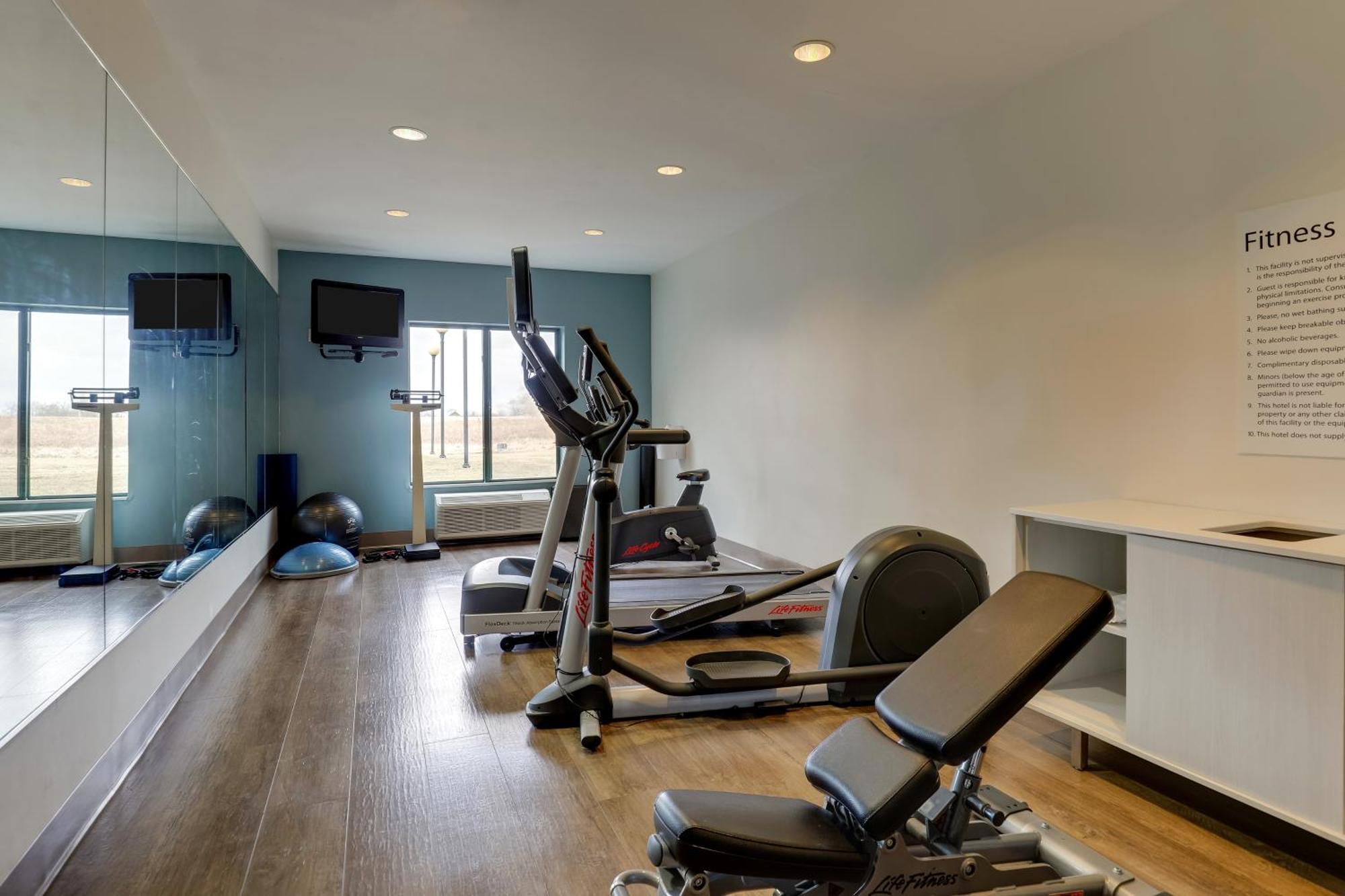 Holiday Inn Express Hotel & Suites Bryan-Montpelier By Ihg Holiday City Εξωτερικό φωτογραφία